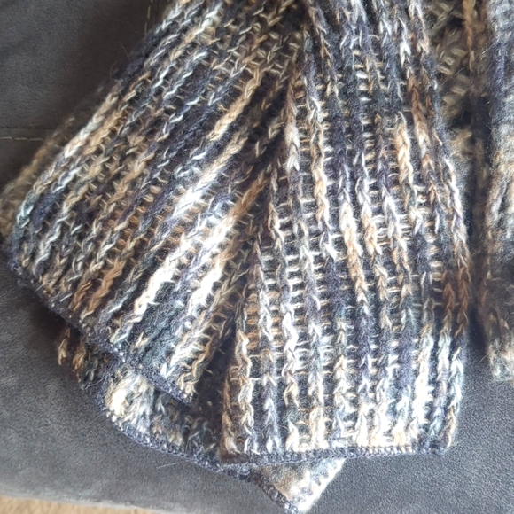 🏷️LAST CHANCE SALE $5 ITEM🏷️Chunky Scarf wrap - Picture 2 of 4
